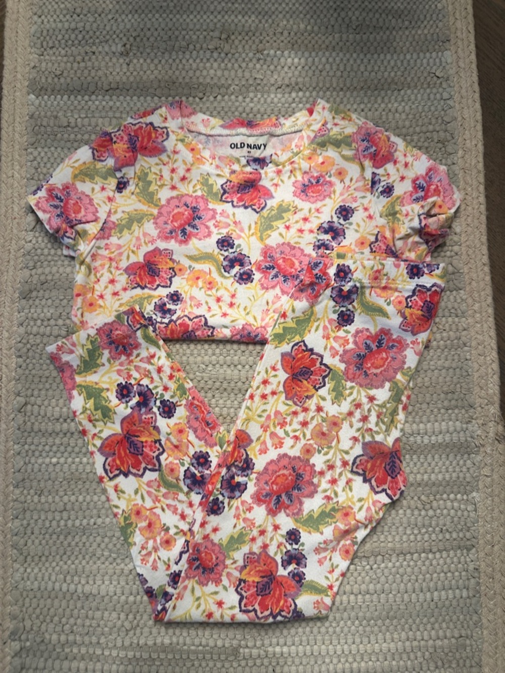 Old Navy Floral Matching T-shirt and Leggings size 4T/5T